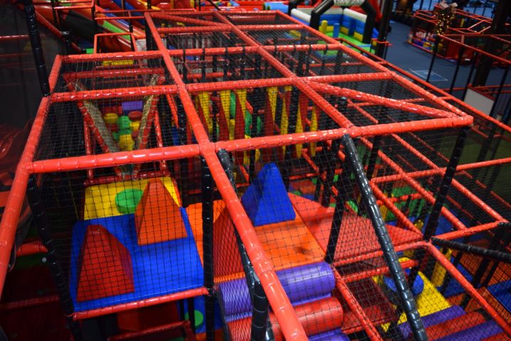 636157-55 Complete play area approx 23 x 10 meters (SPI) - 2019