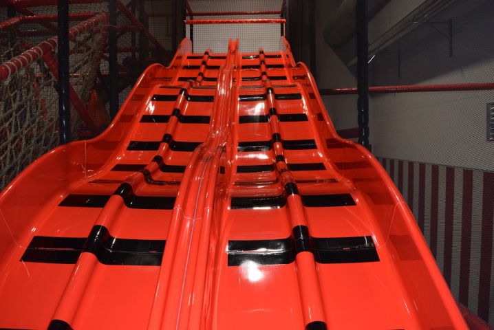 636157-58 Complete play area approx 23 x 10 meters (SPI) - 2019