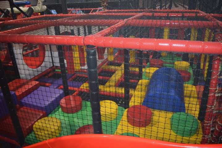 636157-60 Complete play area approx 23 x 10 meters (SPI) - 2019