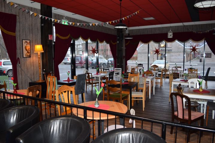 636157-94 Complete play area approx 23 x 10 meters (SPI) - 2019