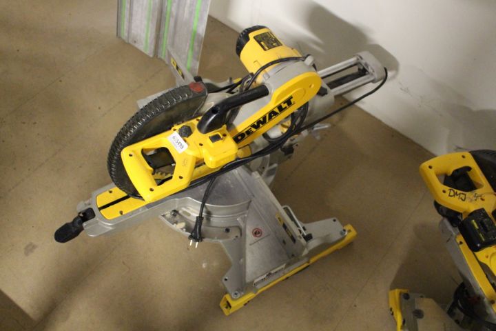 635498-4 Cutting and cutting saw Dewalt DW5780-QS