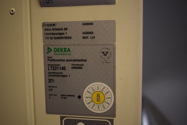 593809-3 Platform elevator Aritco 7000