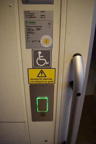 593809-11 Platform elevator Aritco 7000