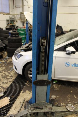 635588-4 2-pillar Twin Busch 4.2 ton -2014