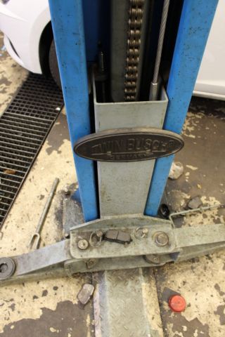 635588-5 2-pillar Twin Busch 4.2 ton -2014