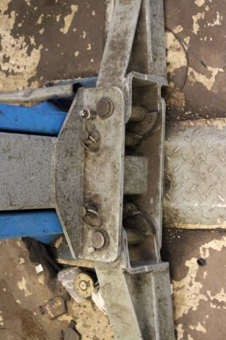 635588-7 2-pillar Twin Busch 4.2 ton -2014