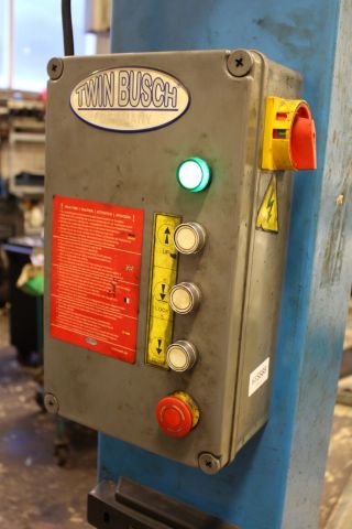 635588-9 2-pillar Twin Busch 4.2 ton -2014