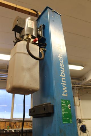 635588-10 2-pillar Twin Busch 4.2 ton -2014