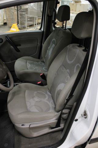 637121-15 Renault Kangoo Passenger 1.6 (106hp, 4360 miles) -10