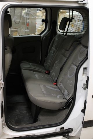 637121-16 Renault Kangoo Passenger 1.6 (106hp, 4360 miles) -10