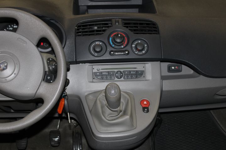 637121-19 Renault Kangoo Passenger 1.6 (106hp, 4360 miles) -10