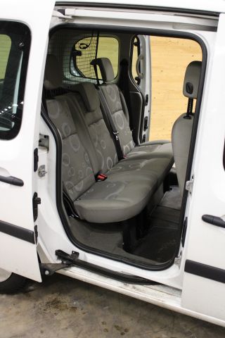 637121-25 Renault Kangoo Passenger 1.6 (106hp, 4360 miles) -10