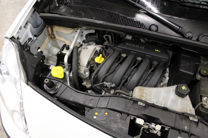 637121-27 Renault Kangoo Passenger 1.6 (106hp, 4360 miles) -10