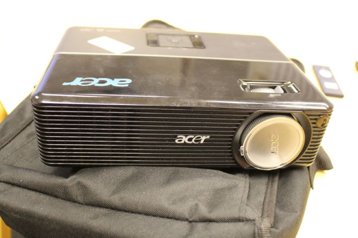 612728-1 Projektor Acer P1101 inkl. duk