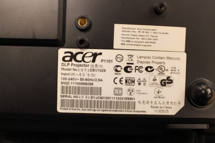 612728-3 Projektor Acer P1101 inkl. duk