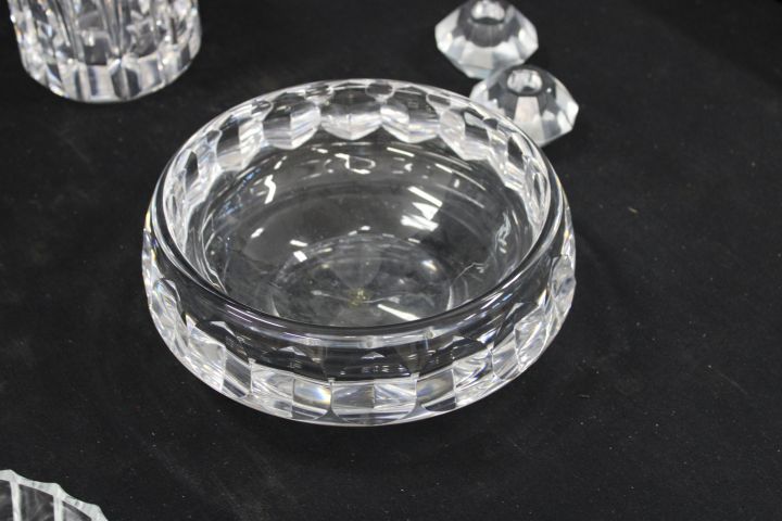 627063-6 Glass / Crystal Bowls, candlesticks, glass etc.
