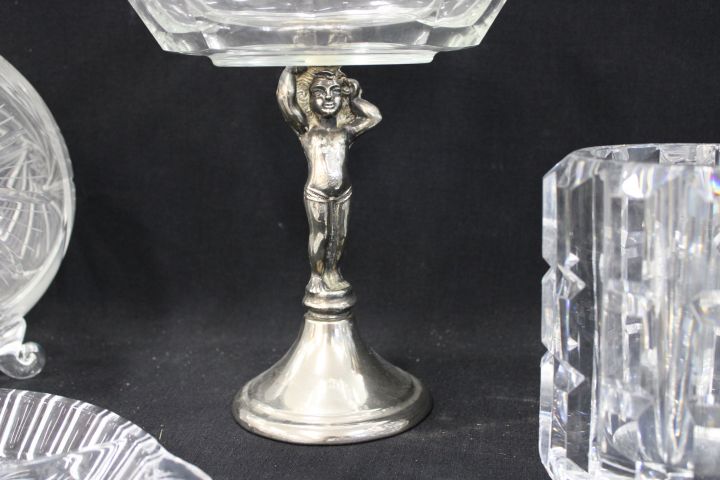 627063-15 Glass / Crystal Bowls, candlesticks, glass etc.