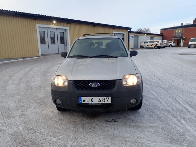 636289-2 Ford Maverick 3.0 V6 -04 WJX487