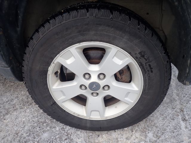 636289-28 Ford Maverick 3.0 V6 -04 WJX487