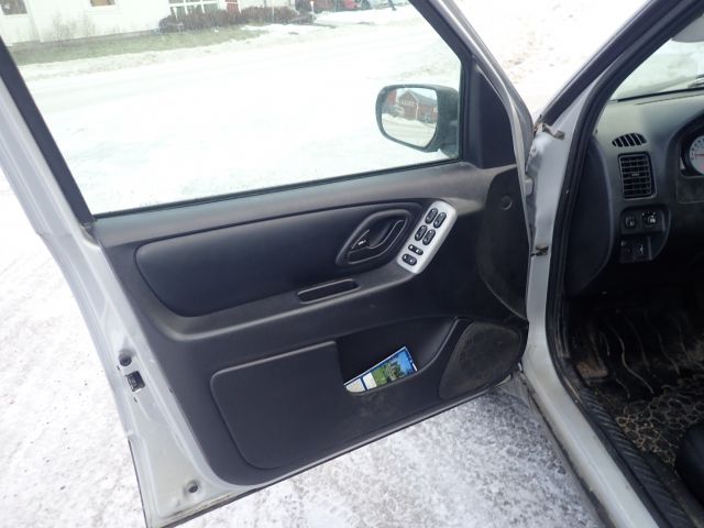 636289-37 Ford Maverick 3.0 V6 -04 WJX487