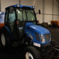 637300-2 Compact tractor New Holland TC45D 4WD -05 XKE067