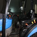 637300-9 Compact tractor New Holland TC45D 4WD -05 XKE067