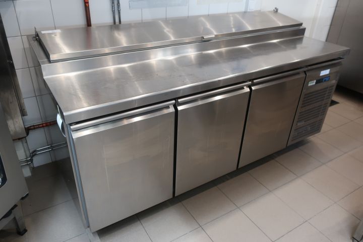 628165-2 Cooling bench with cooling gutter, Ginox