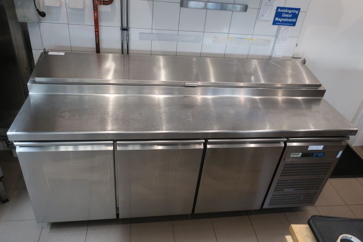 628165-3 Cooling bench with cooling gutter, Ginox