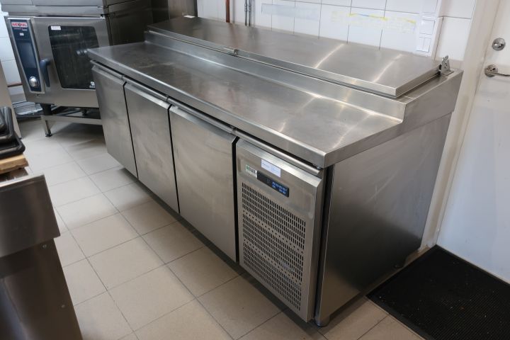 628165-4 Cooling bench with cooling gutter, Ginox