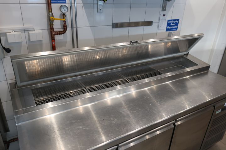 628165-14 Cooling bench with cooling gutter, Ginox