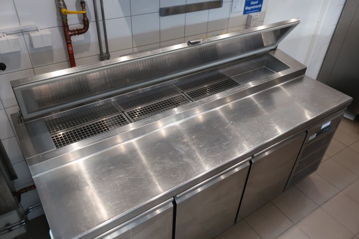 628165-15 Cooling bench with cooling gutter, Ginox