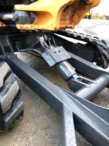 638429-24 Mini excavator Case CX31B -07