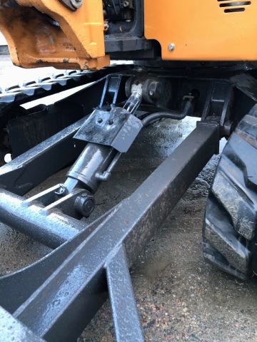 638429-25 Mini excavator Case CX31B -07