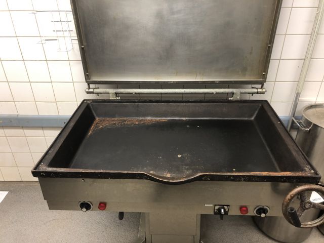 638570-2 Frying table, Friberg's VKF55 / 1 from 2004. Fine condition.