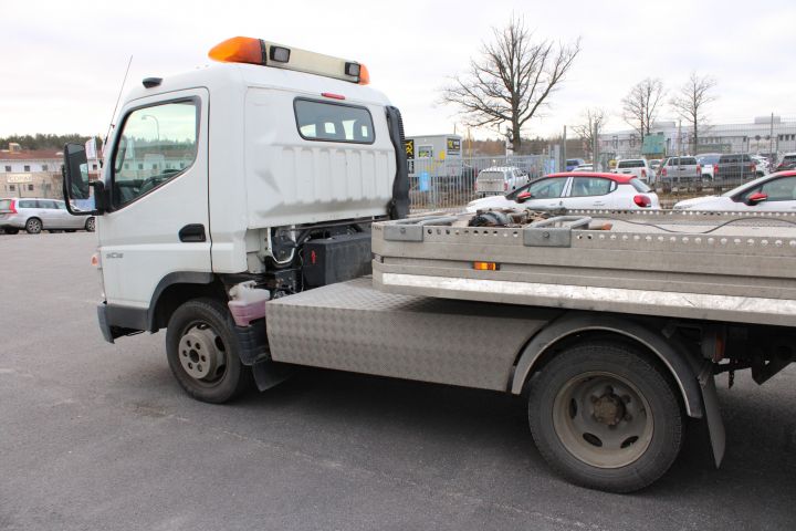639060-6 Mitsubishi Canter 3C15 Car transport -2015 Reg. No. YJT018 164994km Trailer Reg.no: YJT028