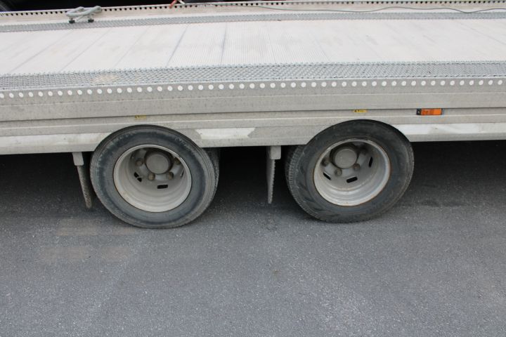 639060-12 Mitsubishi Canter 3C15 Car transport -2015 Reg. No. YJT018 164994km Trailer Reg.no: YJT028