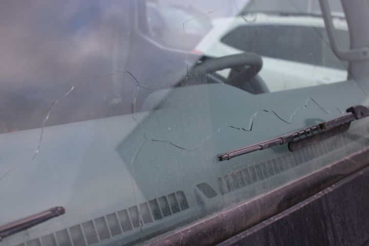 639060-21 Mitsubishi Canter 3C15 Car transport -2015 Reg. No. YJT018 164994km Trailer Reg.no: YJT028