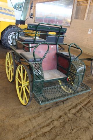 635702-5 Horse carriage, double carriage Tidaholms carts