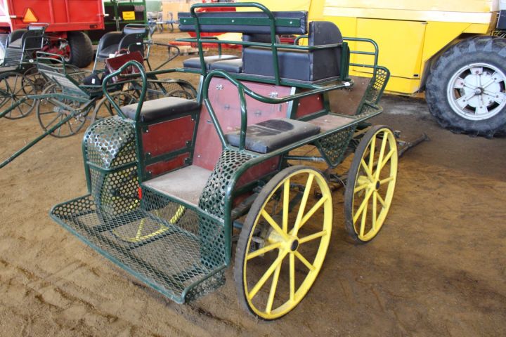 635702-7 Horse carriage, double carriage Tidaholms carts