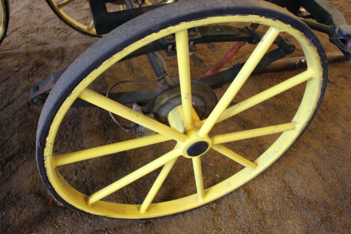 635702-12 Horse carriage, double carriage Tidaholms carts