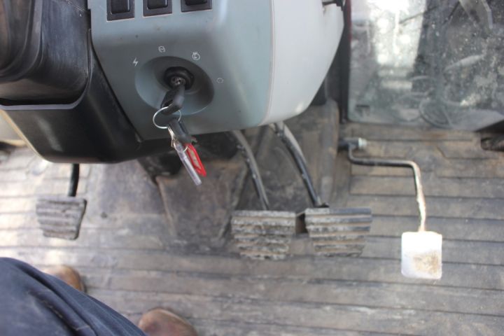 635722-43 Tractor Case IH CX90 -1999, New info!