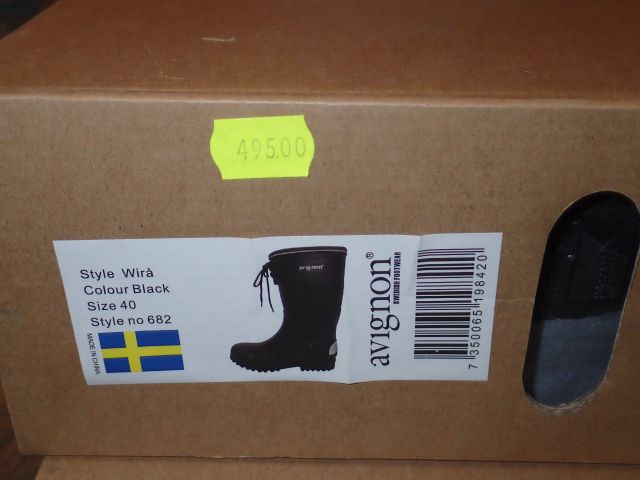 577480-2 Avignon stövlar i olika storlekar m.m