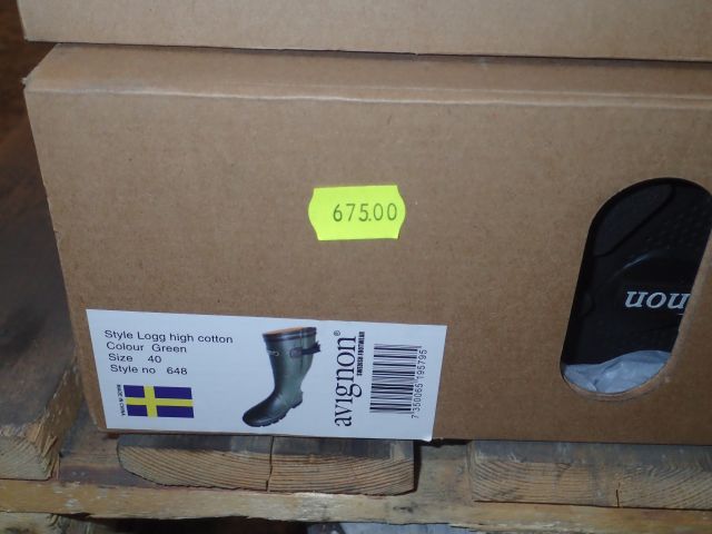 577480-3 Avignon stövlar i olika storlekar m.m