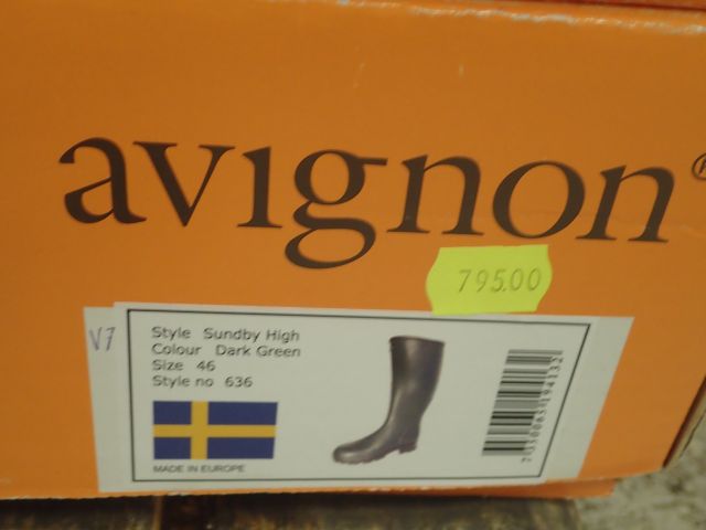 577480-6 Avignon stövlar i olika storlekar m.m