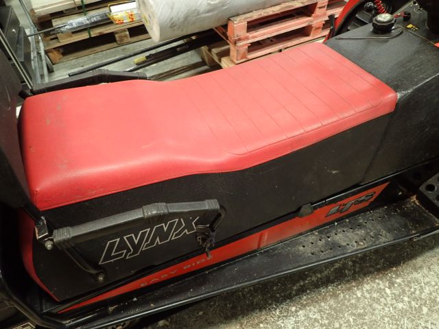 Snowmobile Lynx GLX5900LTS -93 Reg No: PGJ983 - PS Auction - We