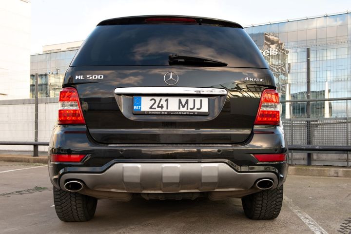 639598-5 Mercedes-Benz ML500 4Matic AMG