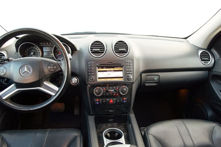 639598-6 Mercedes-Benz ML500 4Matic AMG