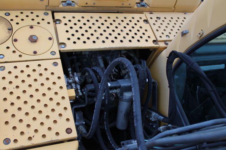 639324-15 Crawler excavator Volvo EC 140LC