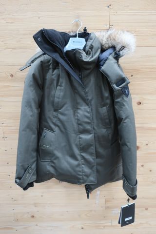 Jacket Nobis Luna M PS Auction We value the future Largest in net auctions