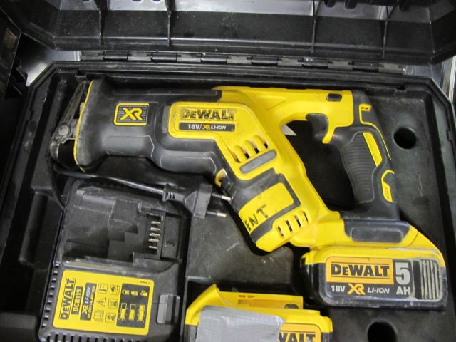 636697-2 Tiger saw, DeWalt DC367